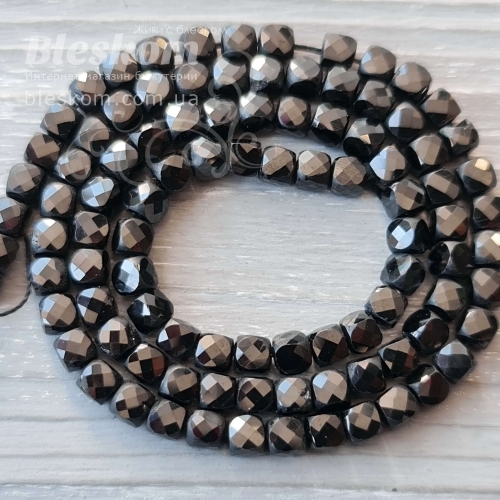 Шпінель кубик, гранована, натуральна К2775