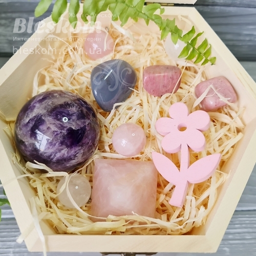 Набор натуральных камней в деревянной шкатулке 2-403