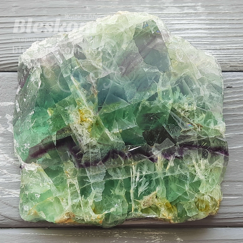 флюорит порода, натуральна 2-450