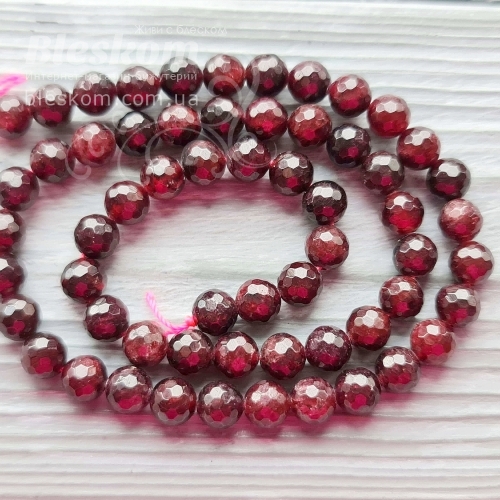Гранат, гранований, натуральний К3008