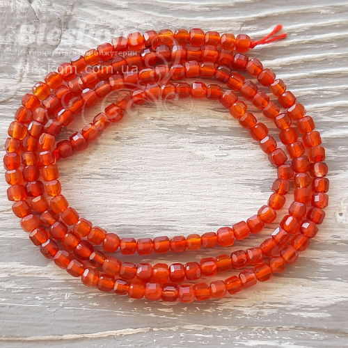 Сердолік гранований, кубик, натуральний К3159