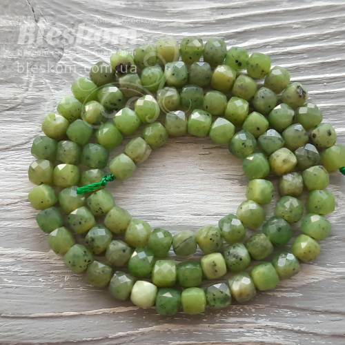 Нефрит гранований, кубик, натуральний К3163