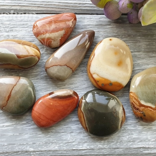 Яшма Полихромная, Мадагаскар,галтовка, натуральная 00-83