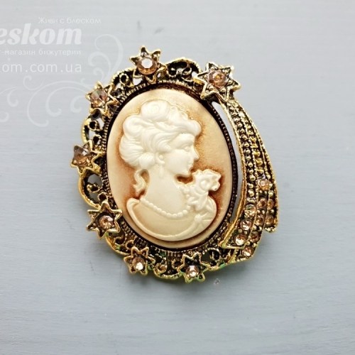 Брошь Камея со стразами 3-143