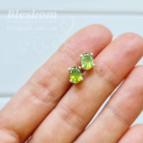 Сережки-гвоздики, хризоліт с390